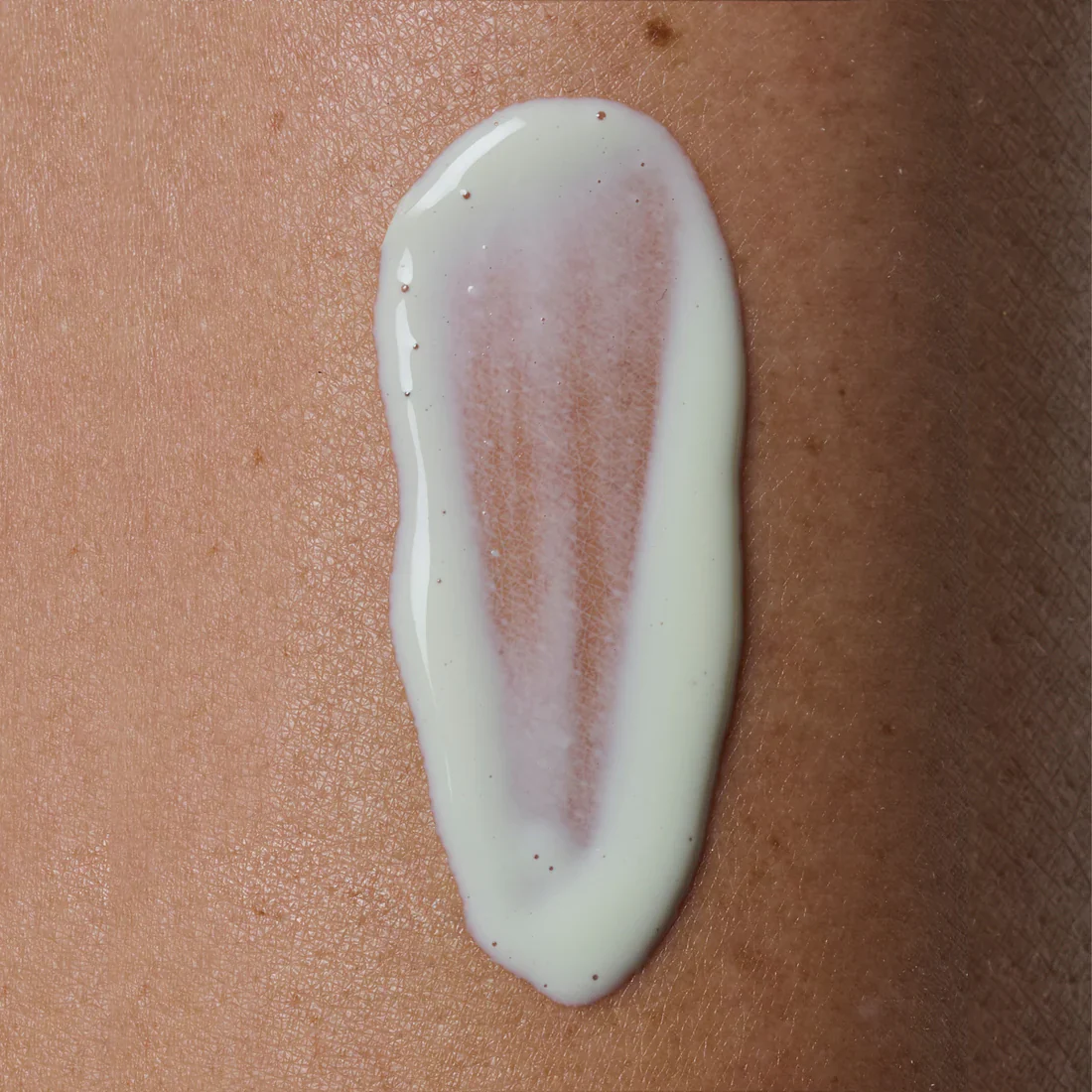 Invisible Facial Fluid SPF50 50ml - Image 4