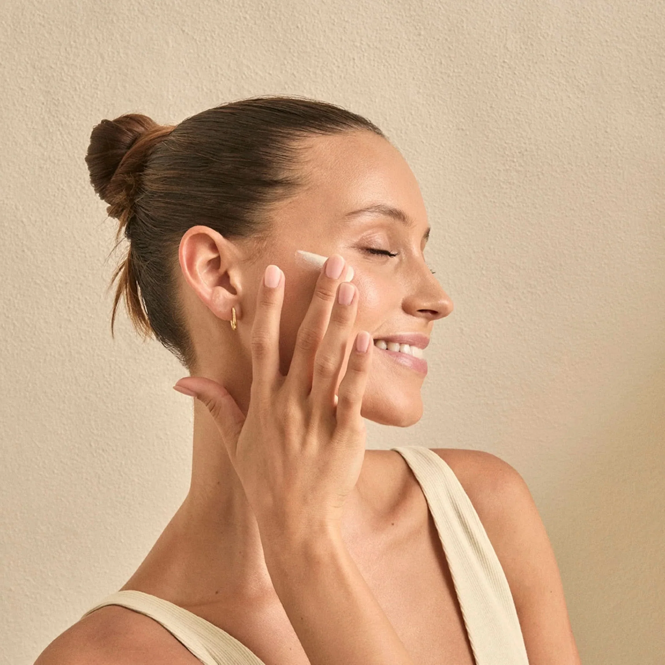 Invisible Facial Fluid SPF50 50ml - Image 5