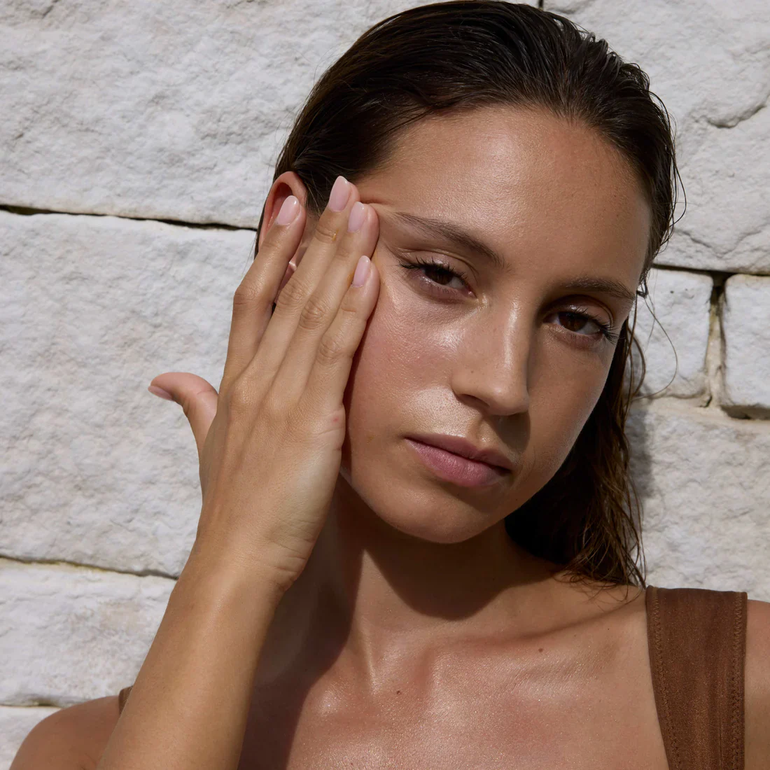 Tinted Facial Fluid SPF50 50ml - Image 4